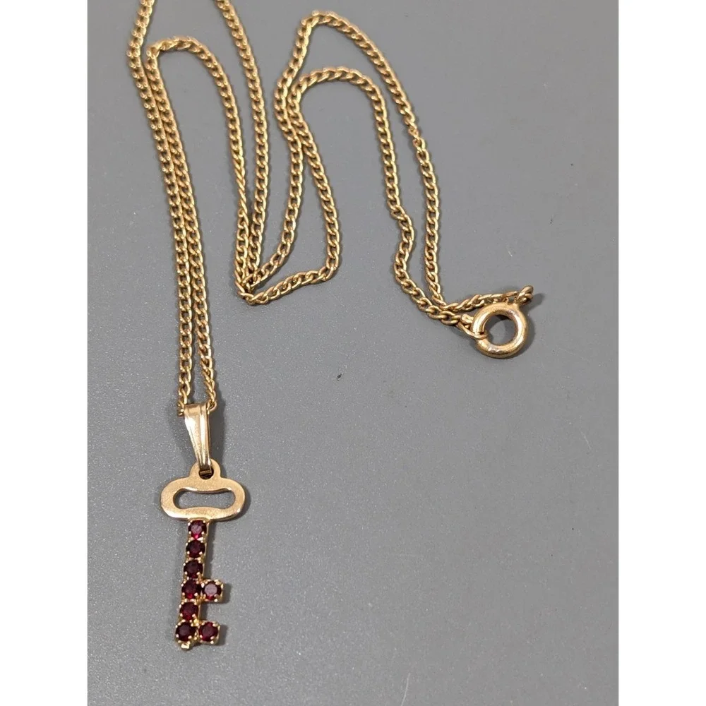 Vintage‎ Red Rhinestone Skeleton Key Charm Gold Tone Necklace 16 in
